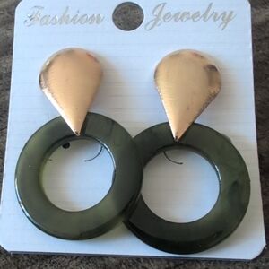 Green marble-effect resin hoop drop earrings with a gold-tone stud top.
